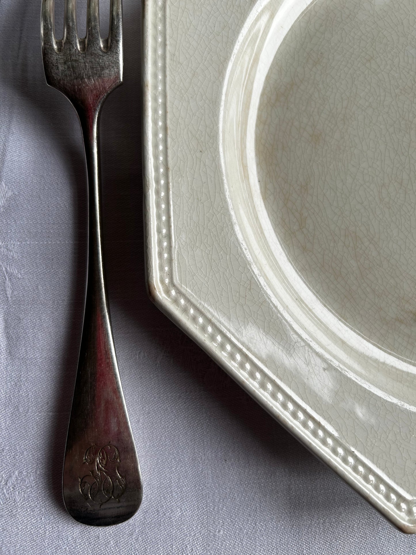 Assiette Creil et Montereau 24cm