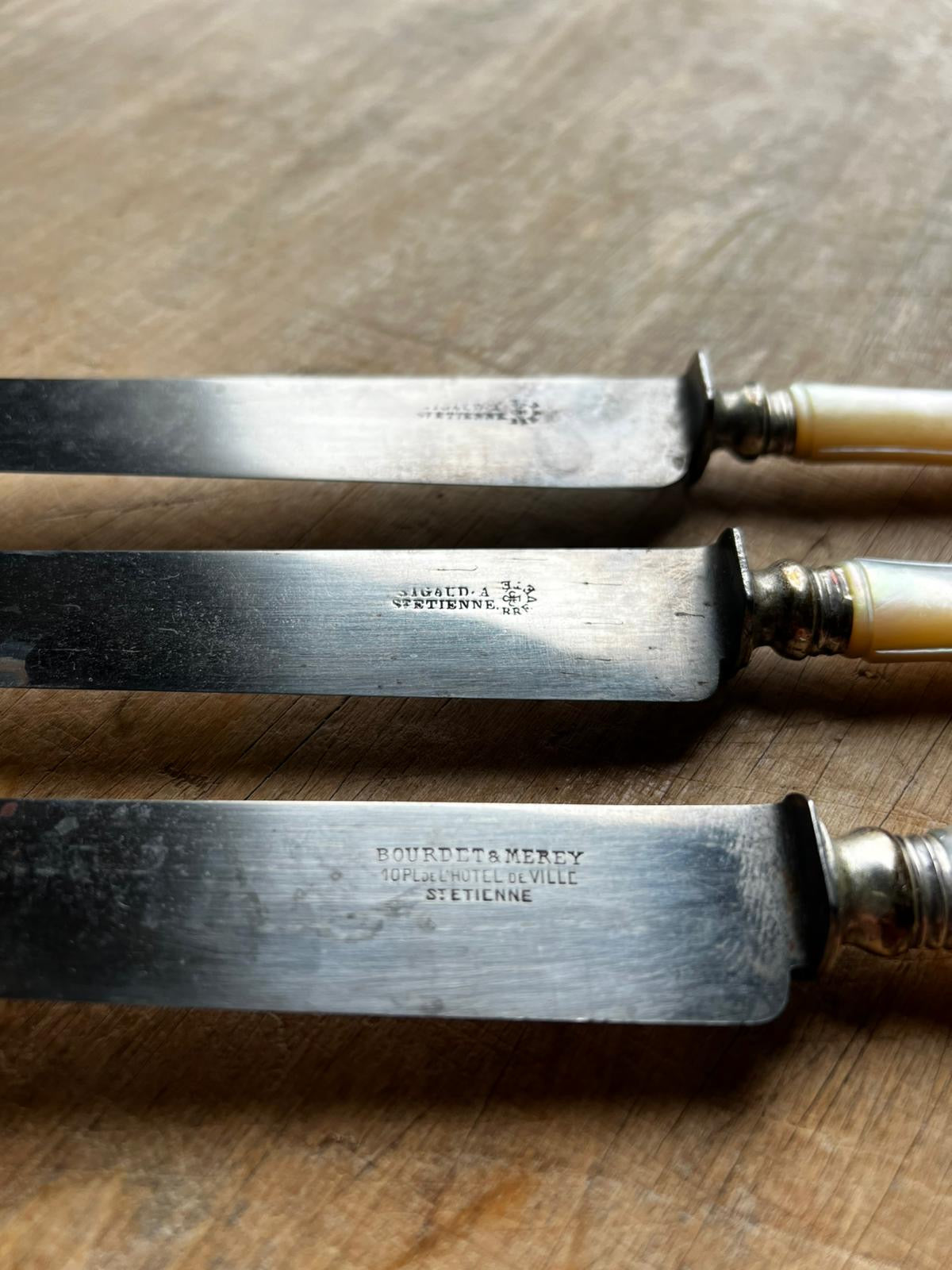 Couteaux manche manche nacre 24cm