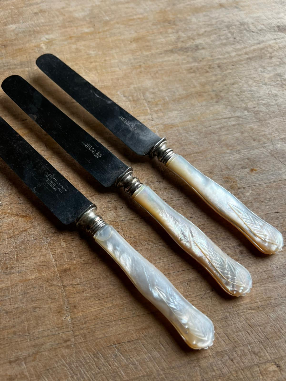 Couteaux manche manche nacre 24cm