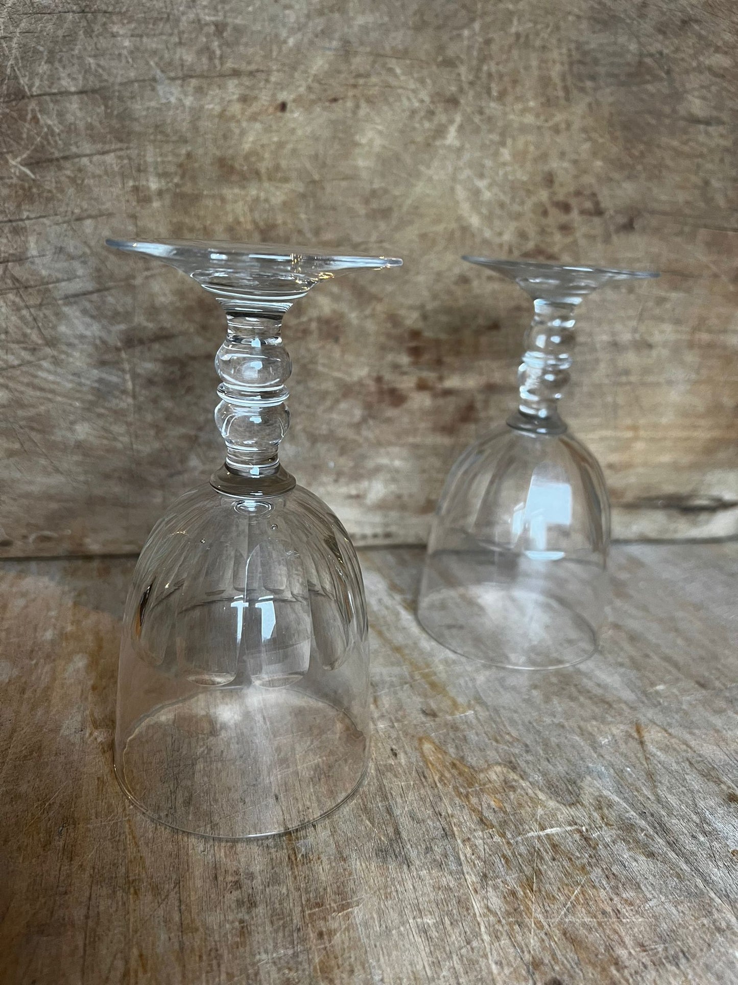 Verre sur pied ancien