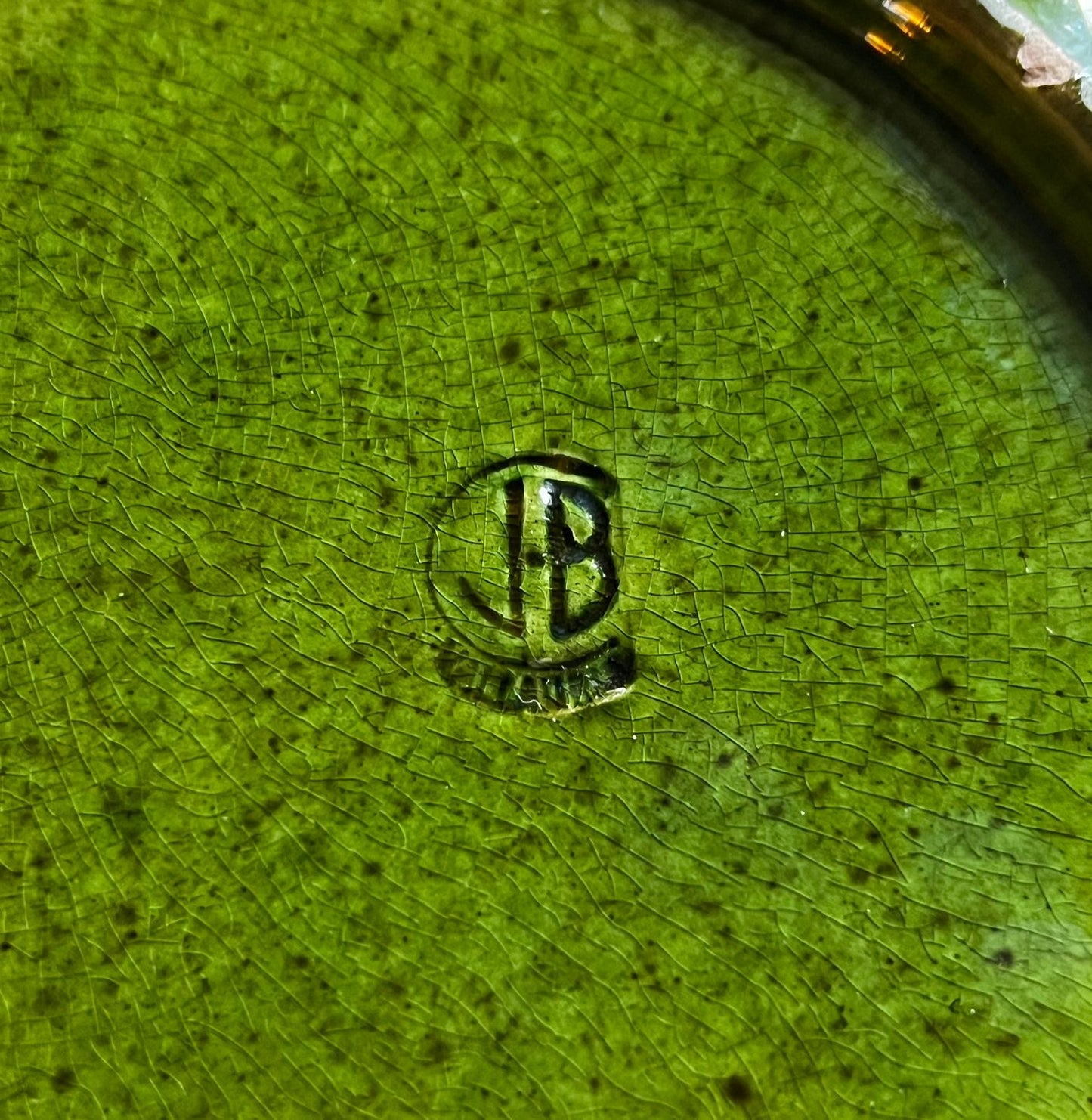 Assiette en céramique vert vintage de Vallauris- année 60-70- 20cm