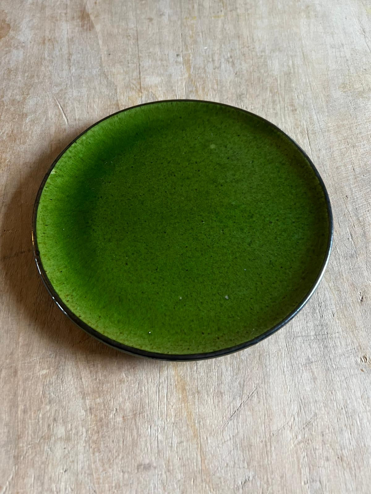 Assiette en céramique de Vallauris — vert vintage, années 60-70 - 24cm