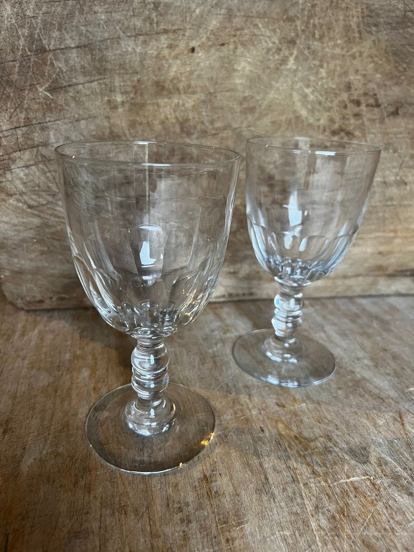 Verre sur pied ancien