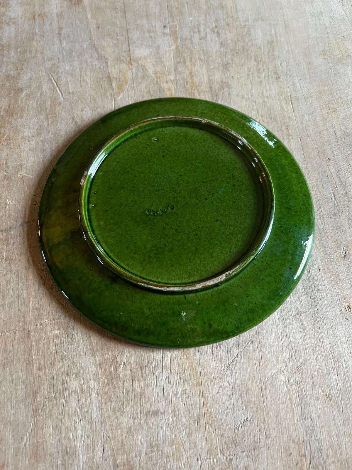 Assiette en céramique de Vallauris — vert vintage, années 60-70 - 24cm